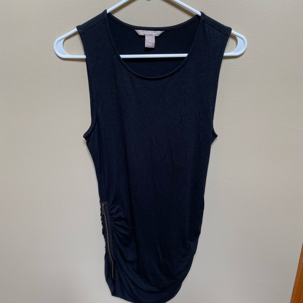 NWOT Banana Republic tank size M